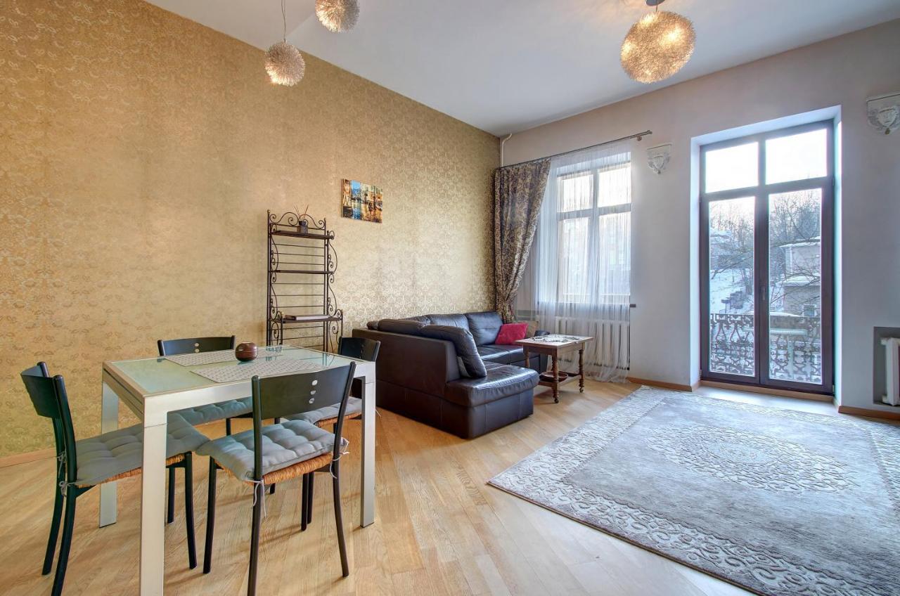 Romantic City Center Apartment In Old Town 빌뉴스 외부 사진