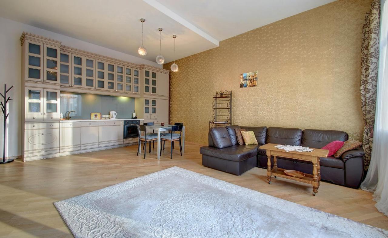 Romantic City Center Apartment In Old Town 빌뉴스 외부 사진