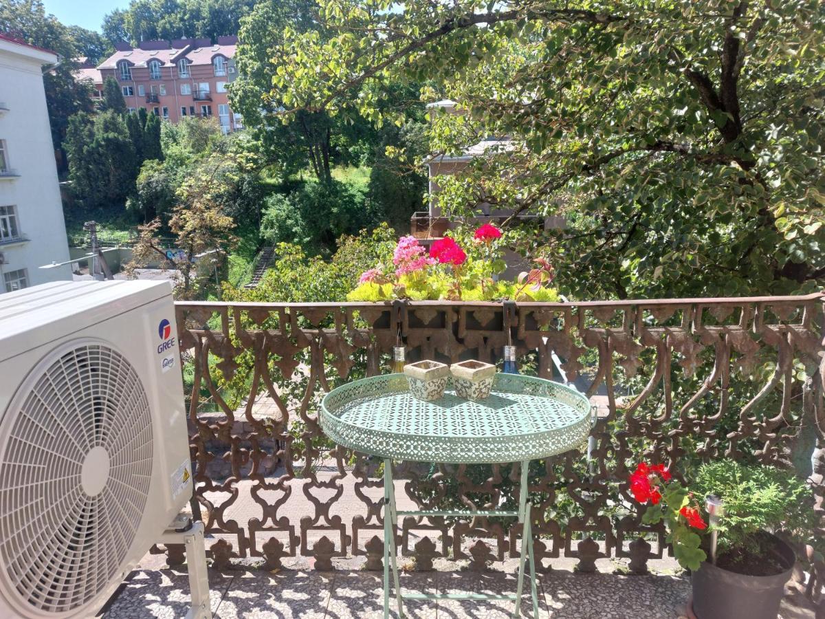 Romantic City Center Apartment In Old Town 빌뉴스 외부 사진